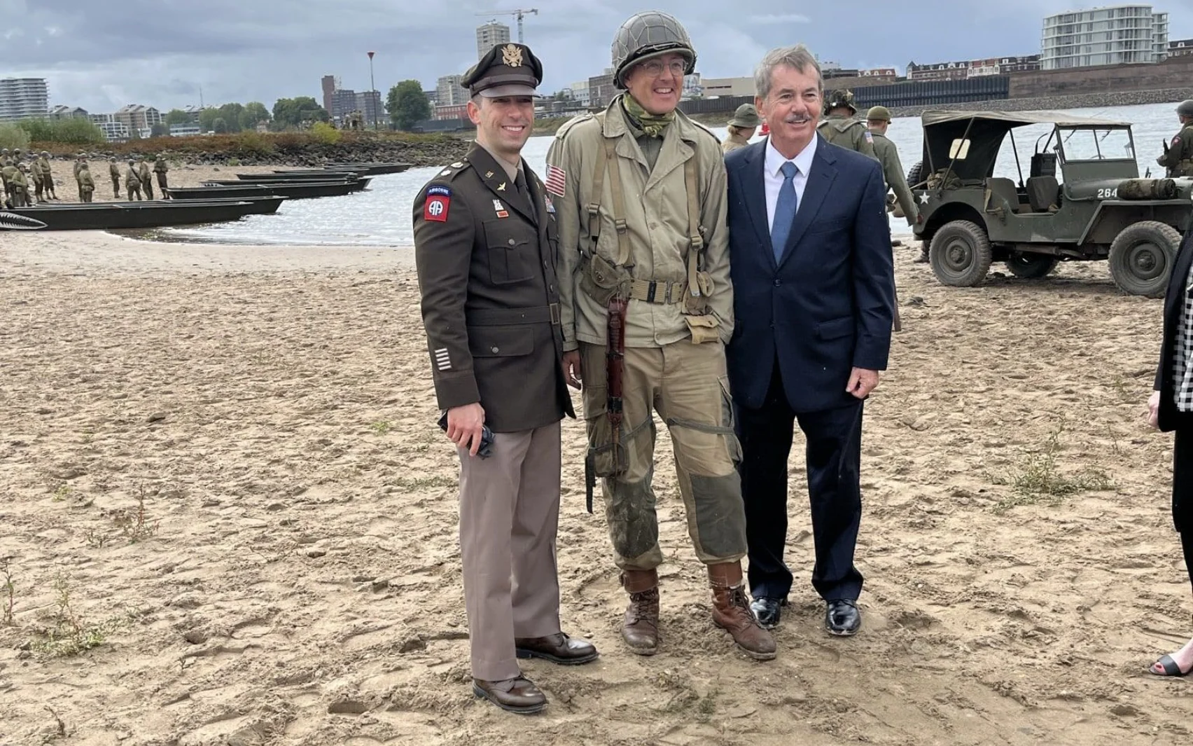 Remembrance event connected with the Waal crossing